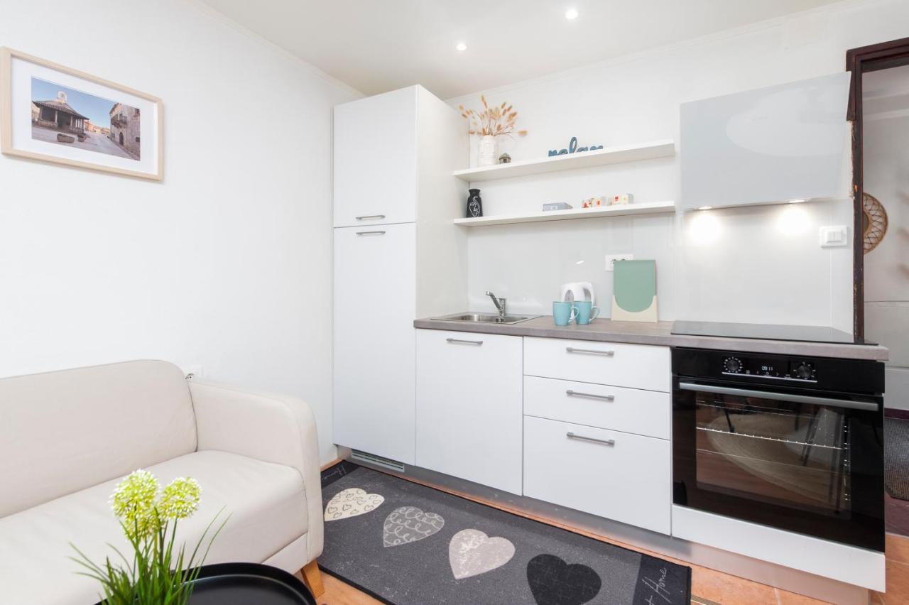 House Elisabeth - A Charming Old Town Property Rovinj Bagian luar foto