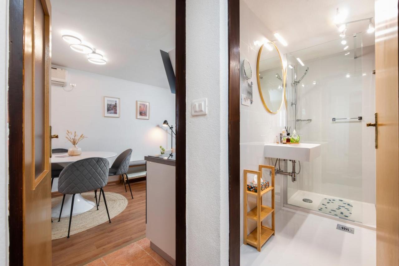 House Elisabeth - A Charming Old Town Property Rovinj Bagian luar foto